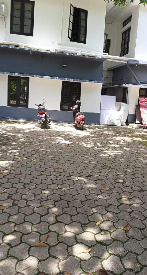 Prathiba Residency Otel Kollam Dış mekan fotoğraf